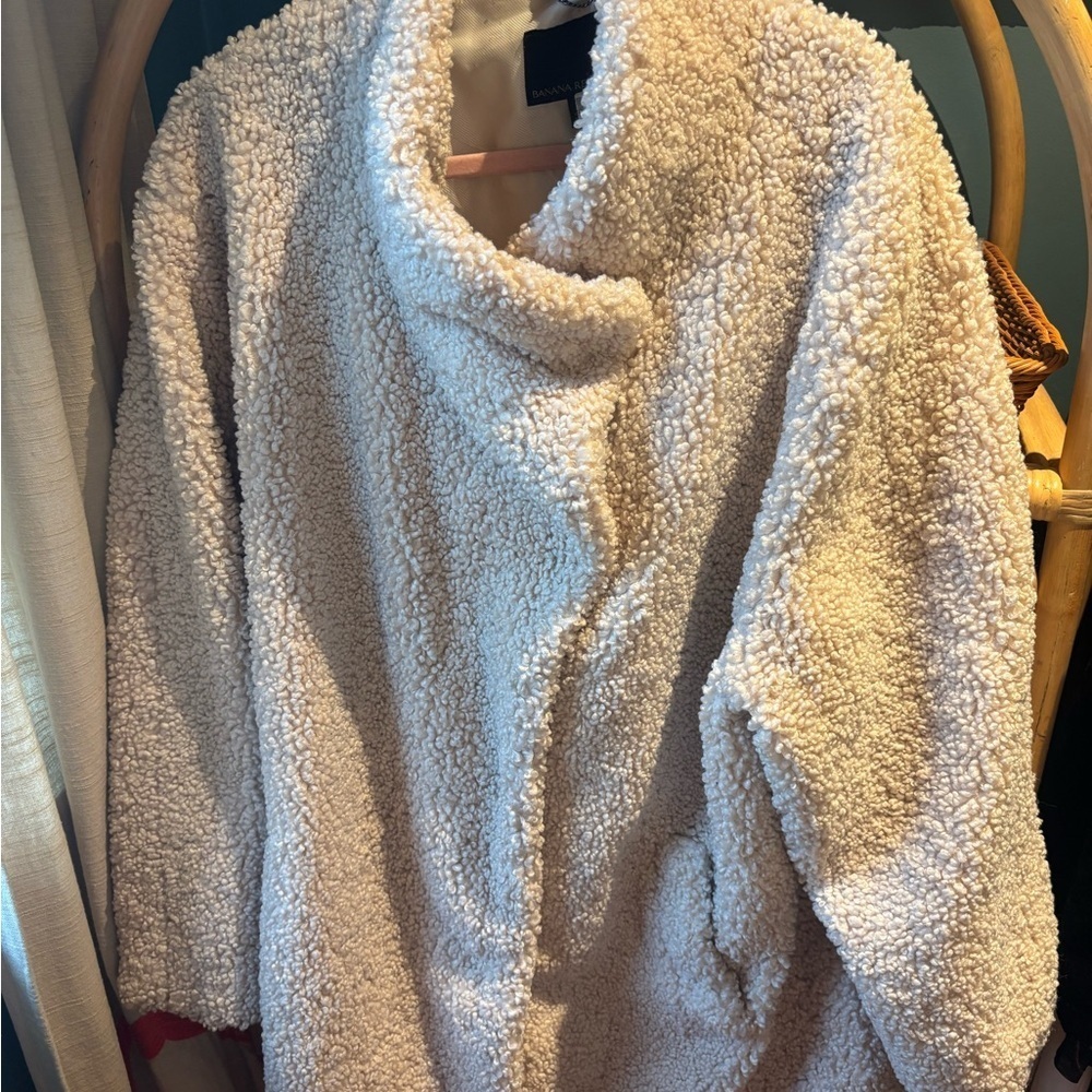 Banana Republic Cozy Cream Sherpa Jacket‎